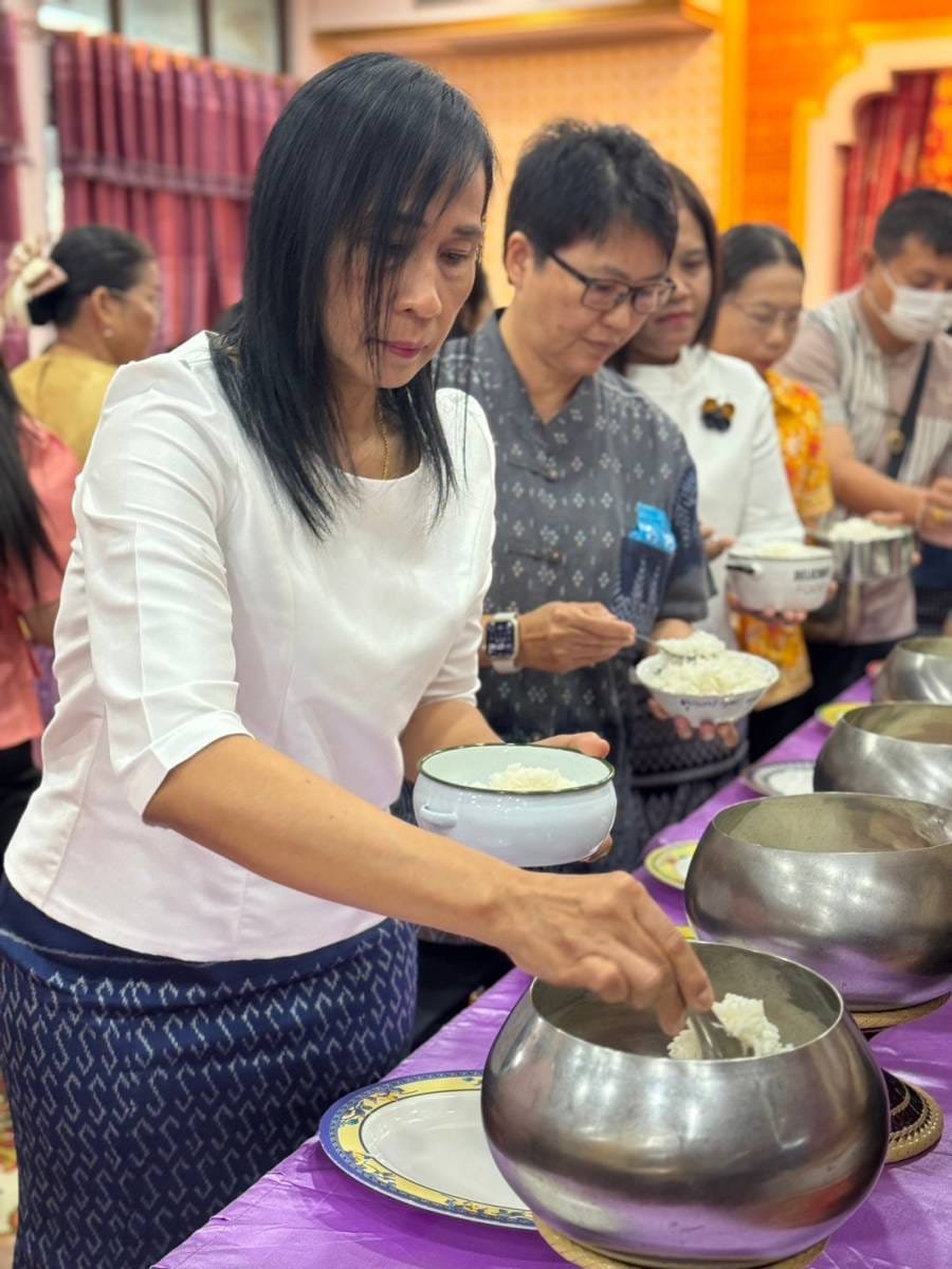 title - ร่วมกิจกรรม“ผู้ว่า พาแต่งไทย หิ้วปิ่นโตทำบุญ เกื้อกูลพระพุทธศาสนา รักษาสิ่งแวดล้อม” เนื่องในวันธรรมสวนะ(วันพระ)